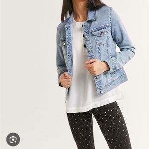 Reitmans Light Wash Jean Jacket, Size Medium Regular